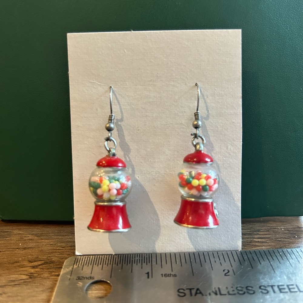 Cute gumball machine earrings!